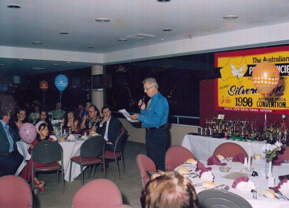 Barry Divine speaking at the 1998 Silver Toy Pigeon Convention Sydney